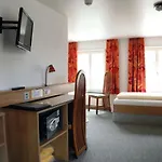 Vendégház Gaestehaus Sonne Bütschwil