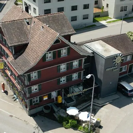 Gaestehaus Sonne ゲストハウス Bütschwil